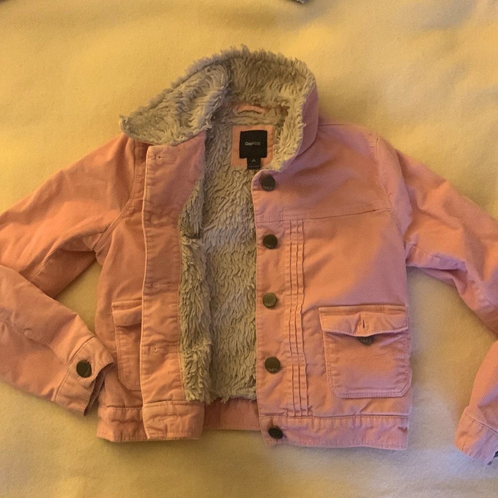 📌DONATED GAP Kids Corduroy “fur” lined jacket.